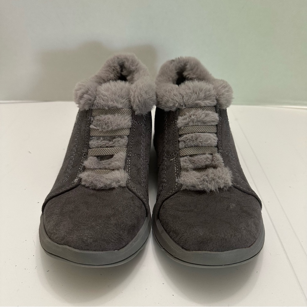 BZees Gray Faux Fur Trim Washable Slip-on Booties Women’s Sz 7 - Picture 2 of 6